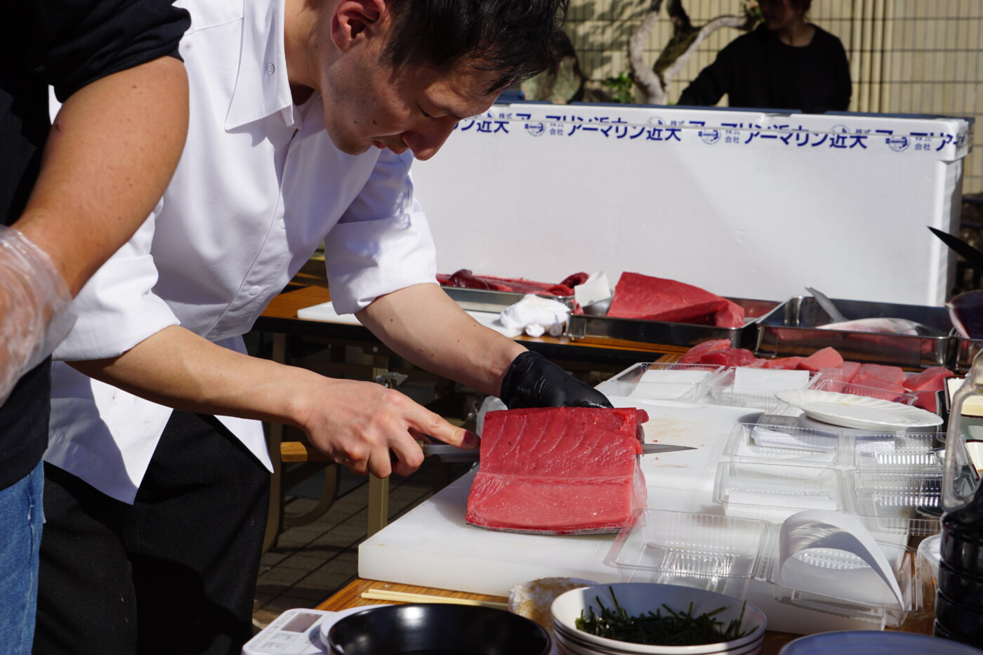 マグロメニューを楽しむ様子1