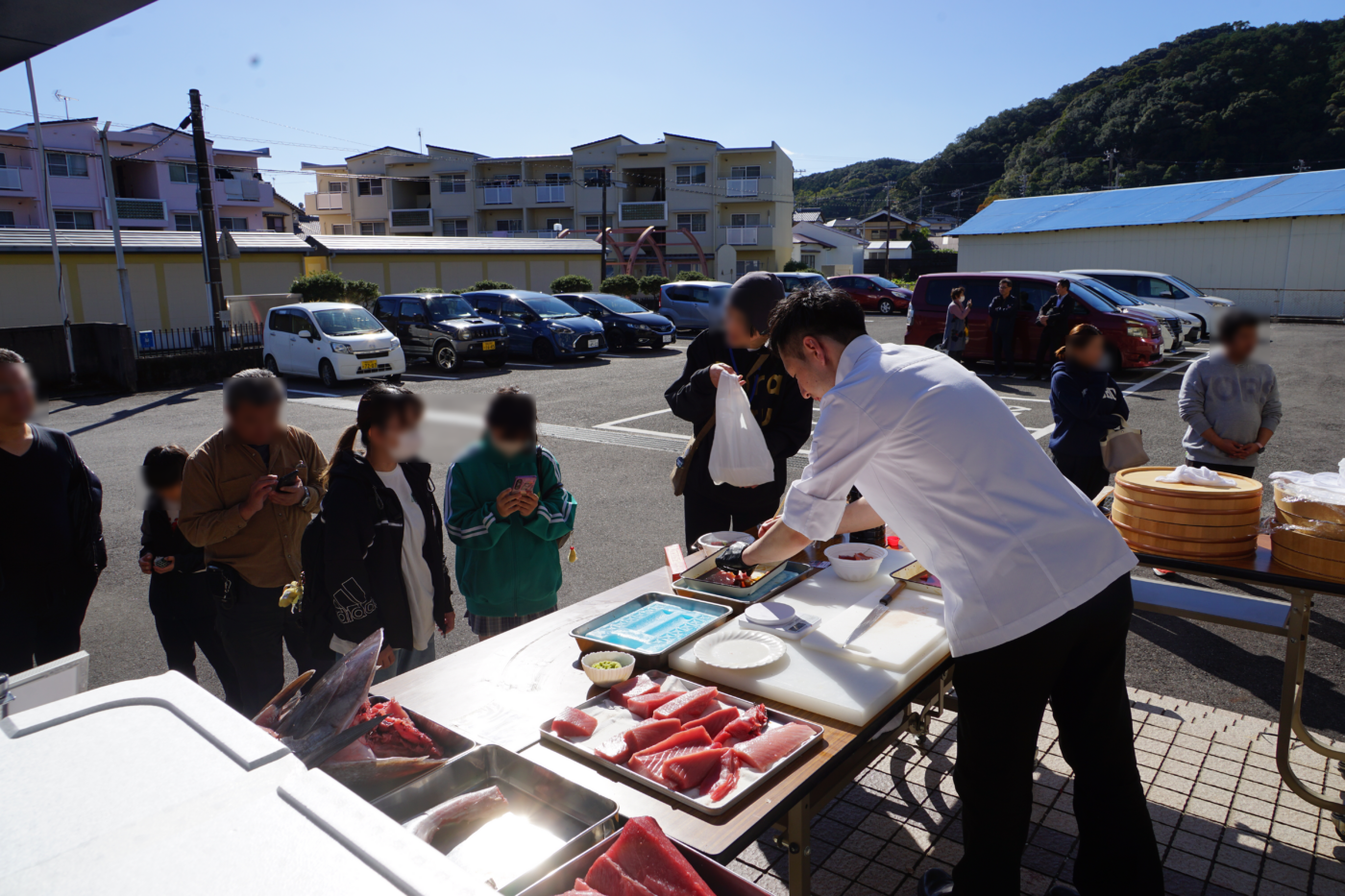 マグロメニューを楽しむ様子2