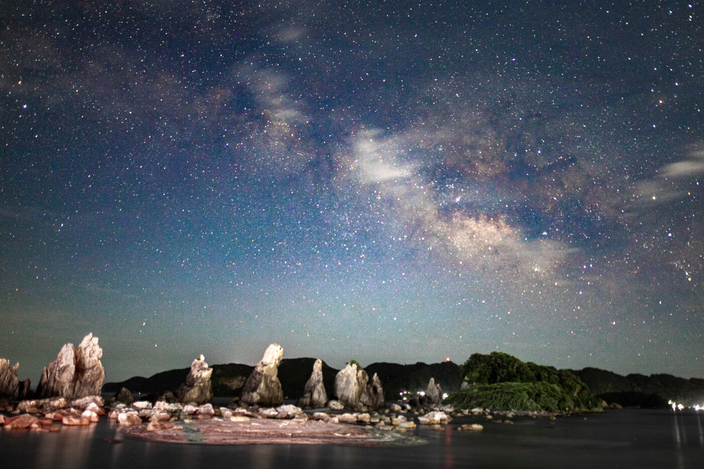 和歌山県串本町のロケットと宇宙への挑戦を象徴する風景、宇宙にもっとも近い街のイメージ