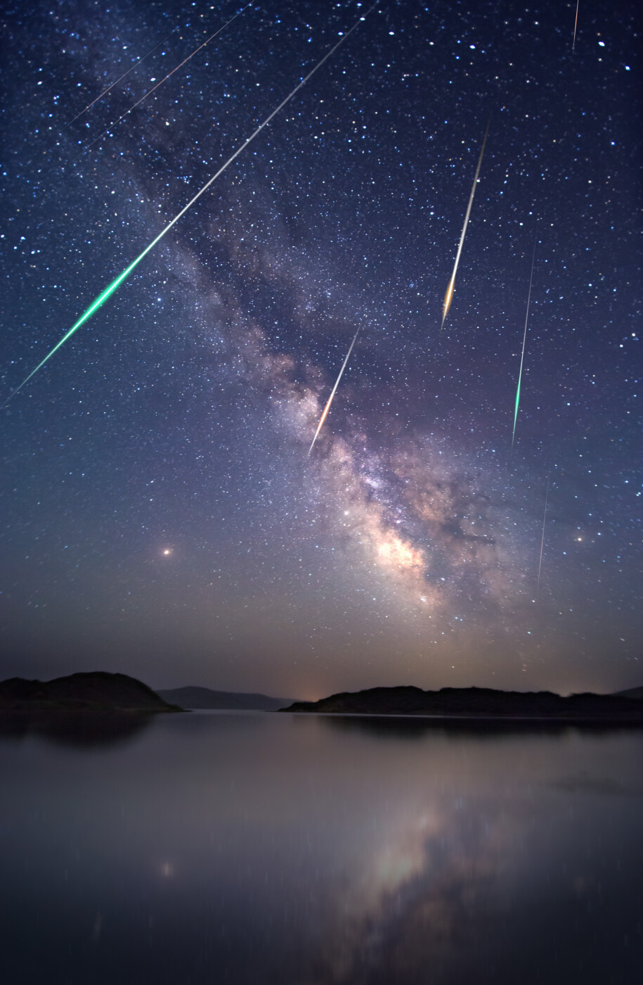 ペルセウス座流星群と夏の星空